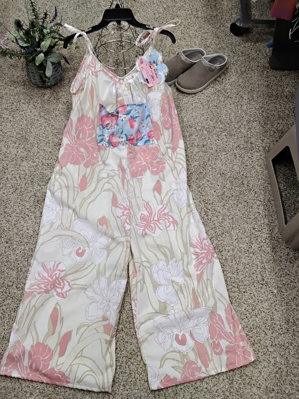 3994 Size Large Floral Wide-Leg Jumpsuit with Contrast Patch - Pink & Cream - Picture 1 of 5